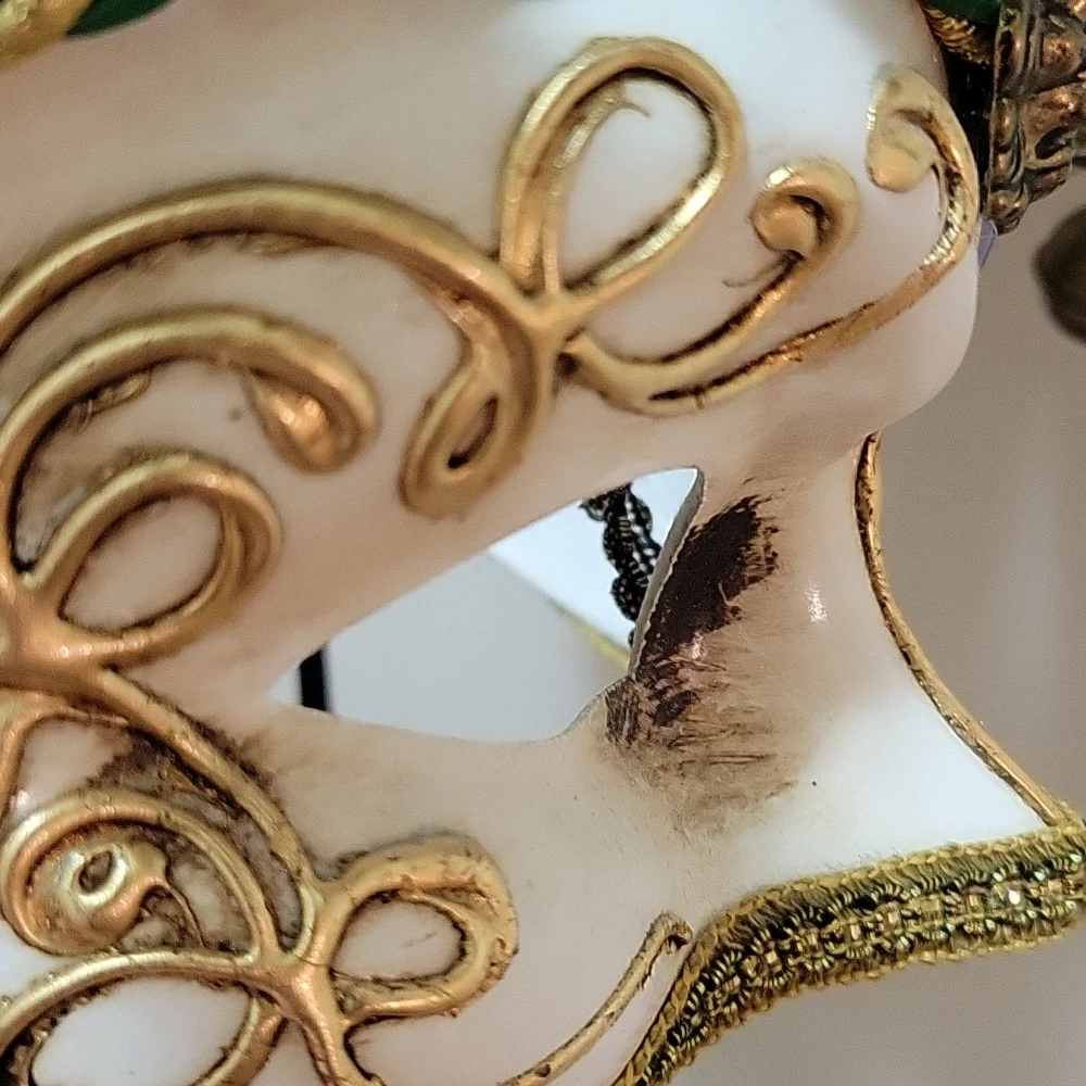 Mask - Picture 9 of 10